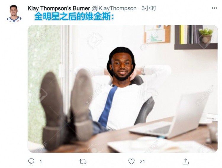班长用她的玉足白丝帮我爽